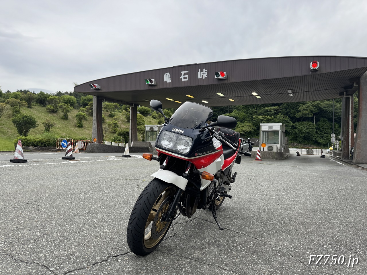 FZ750@伊豆スカイライン 亀石峠