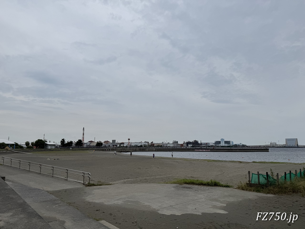 東扇島東公園 人工海浜（かわさきの浜）