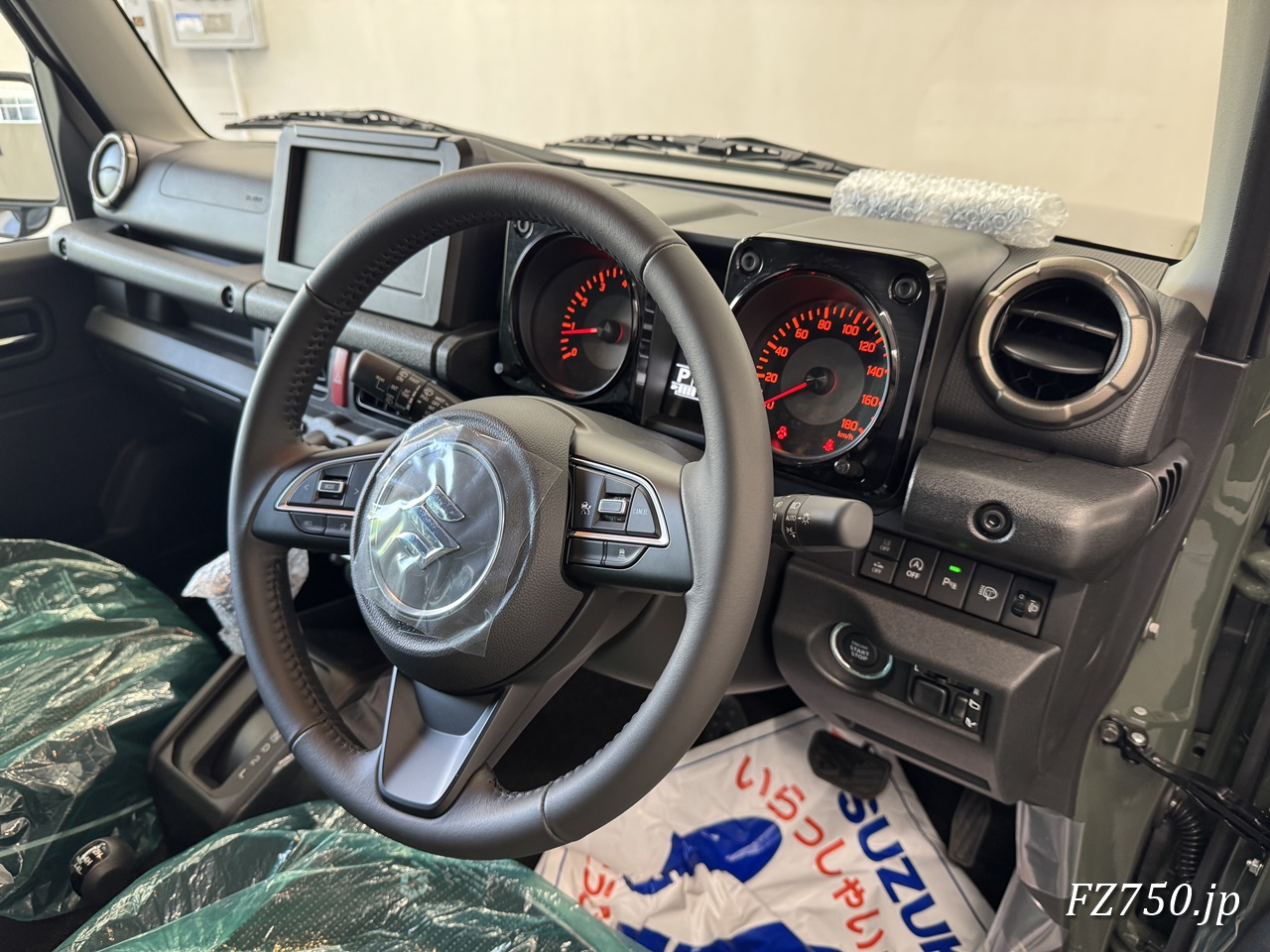 ジムニーノマド納車時のハンドル