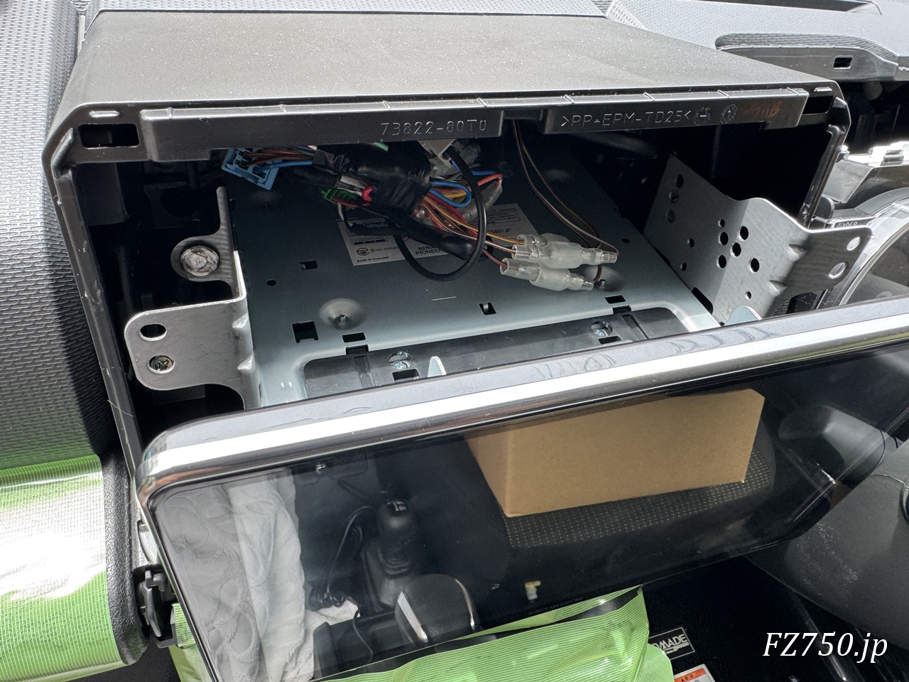ジムニーノマドにDMH-SF700を取付け