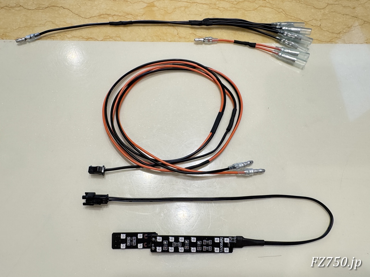 SEIWAのシフトポジションイルミ IMP200をイルミから電源を取れるように配線を加工