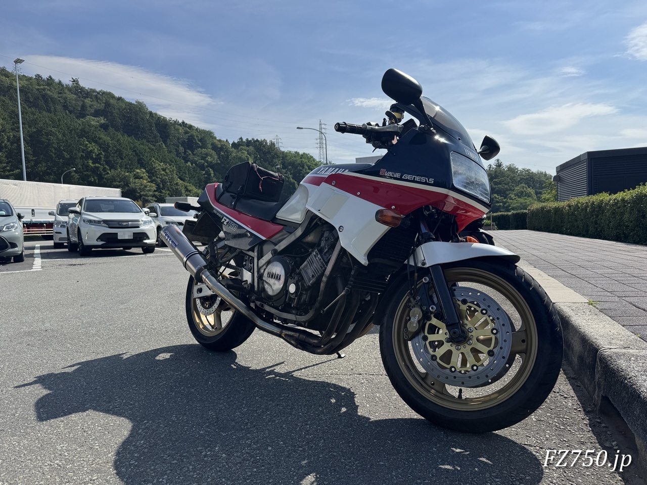 FZ750@中央自動車道 初狩PA(下り)
