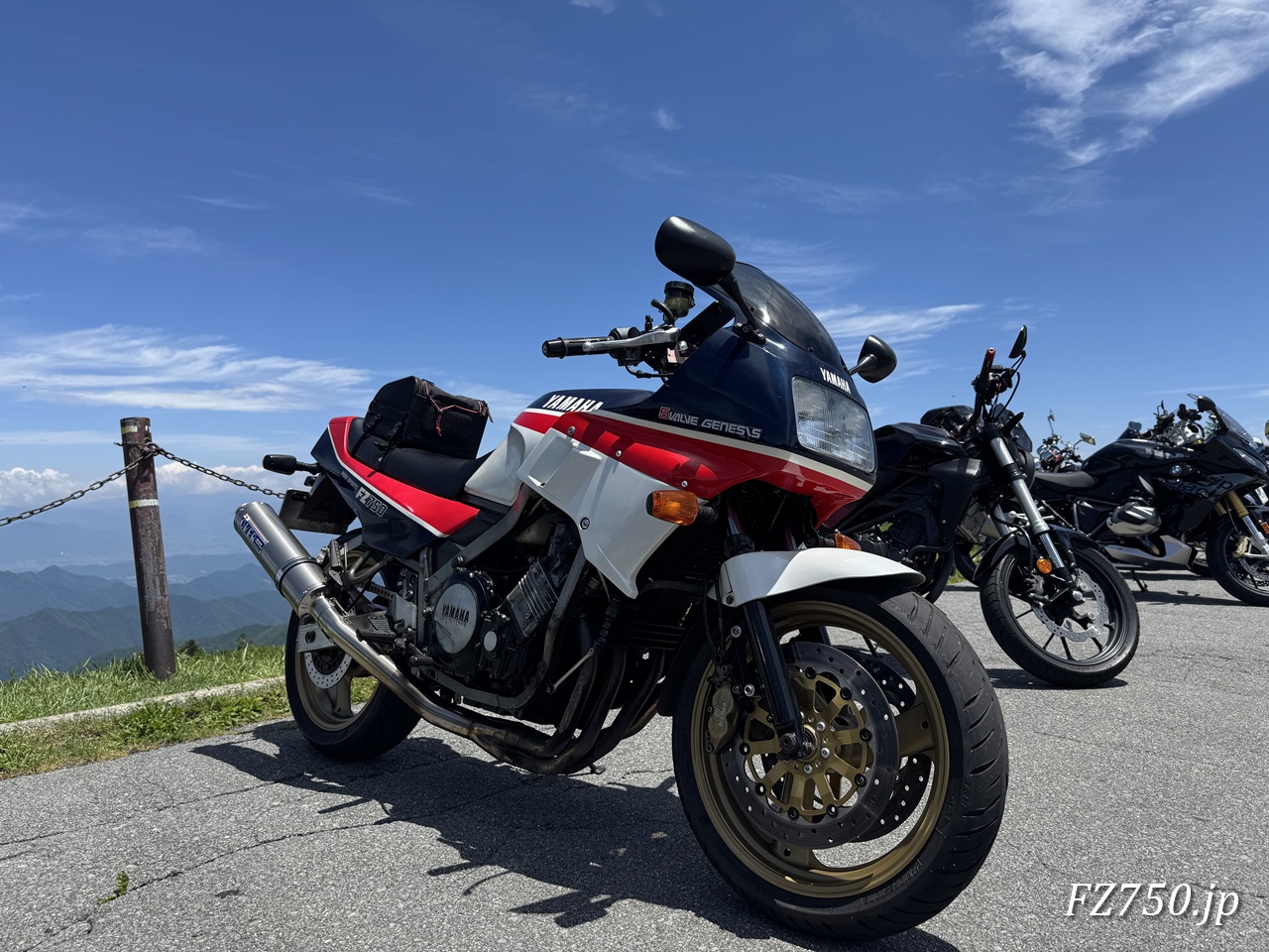 FZ750@道の駅 美ヶ原高原