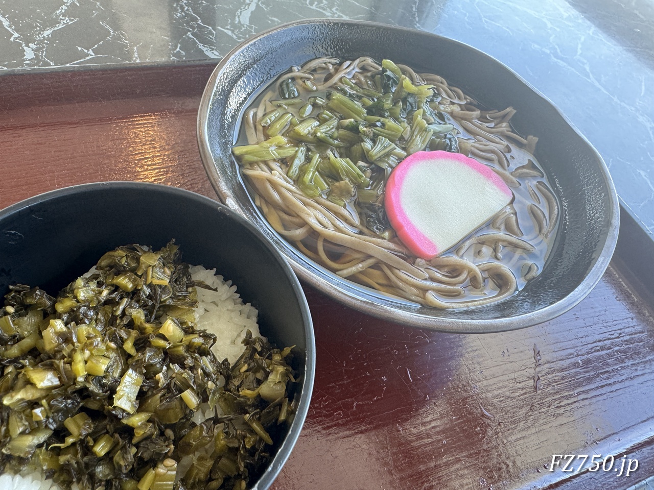 道の駅 美ヶ原高原 レストラン・コンポートの葉わさびそば+野沢菜ごはんセット 税込 1,180円