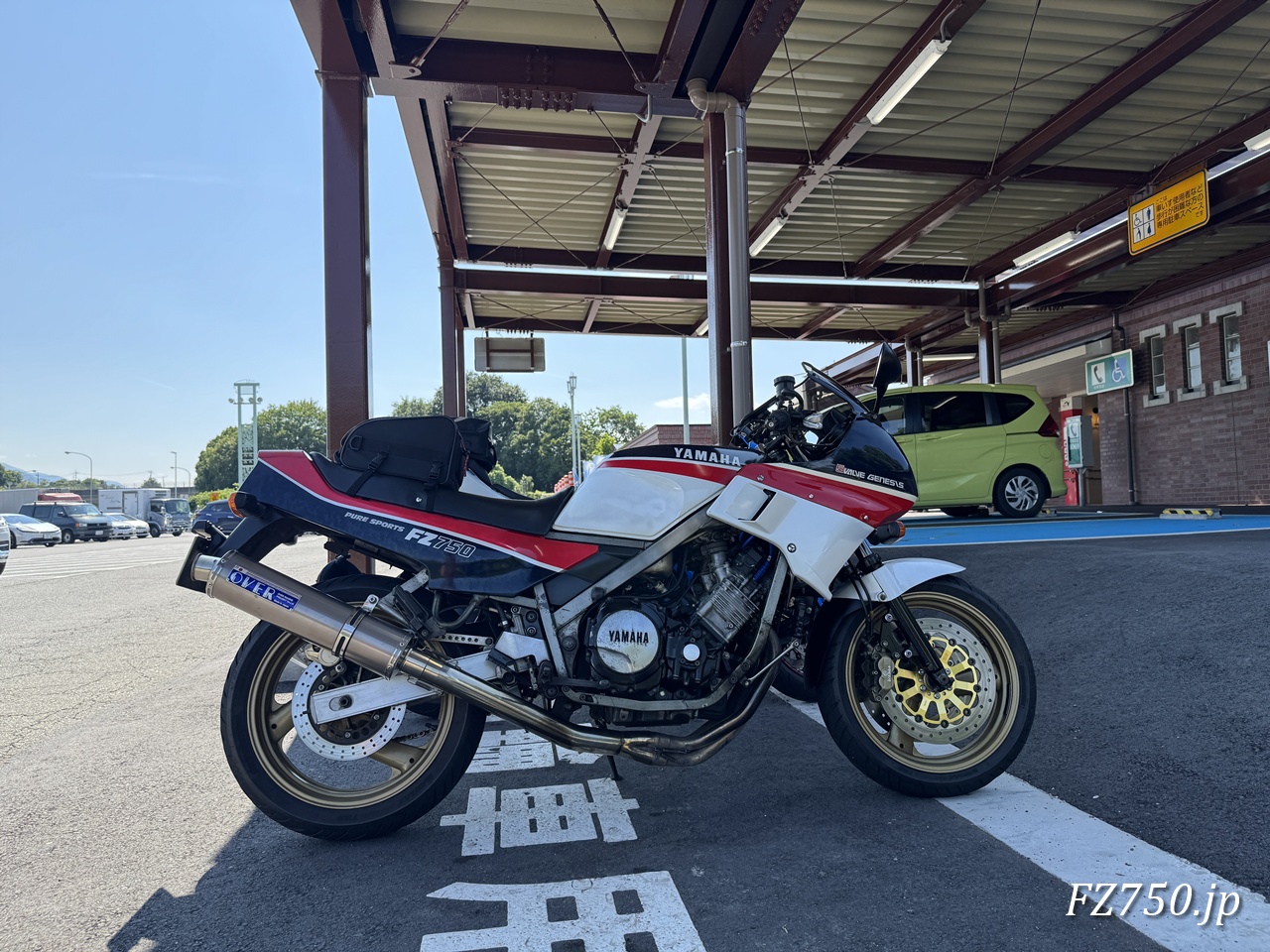 FZ750@上信越自動車道 甘楽PA (上り)