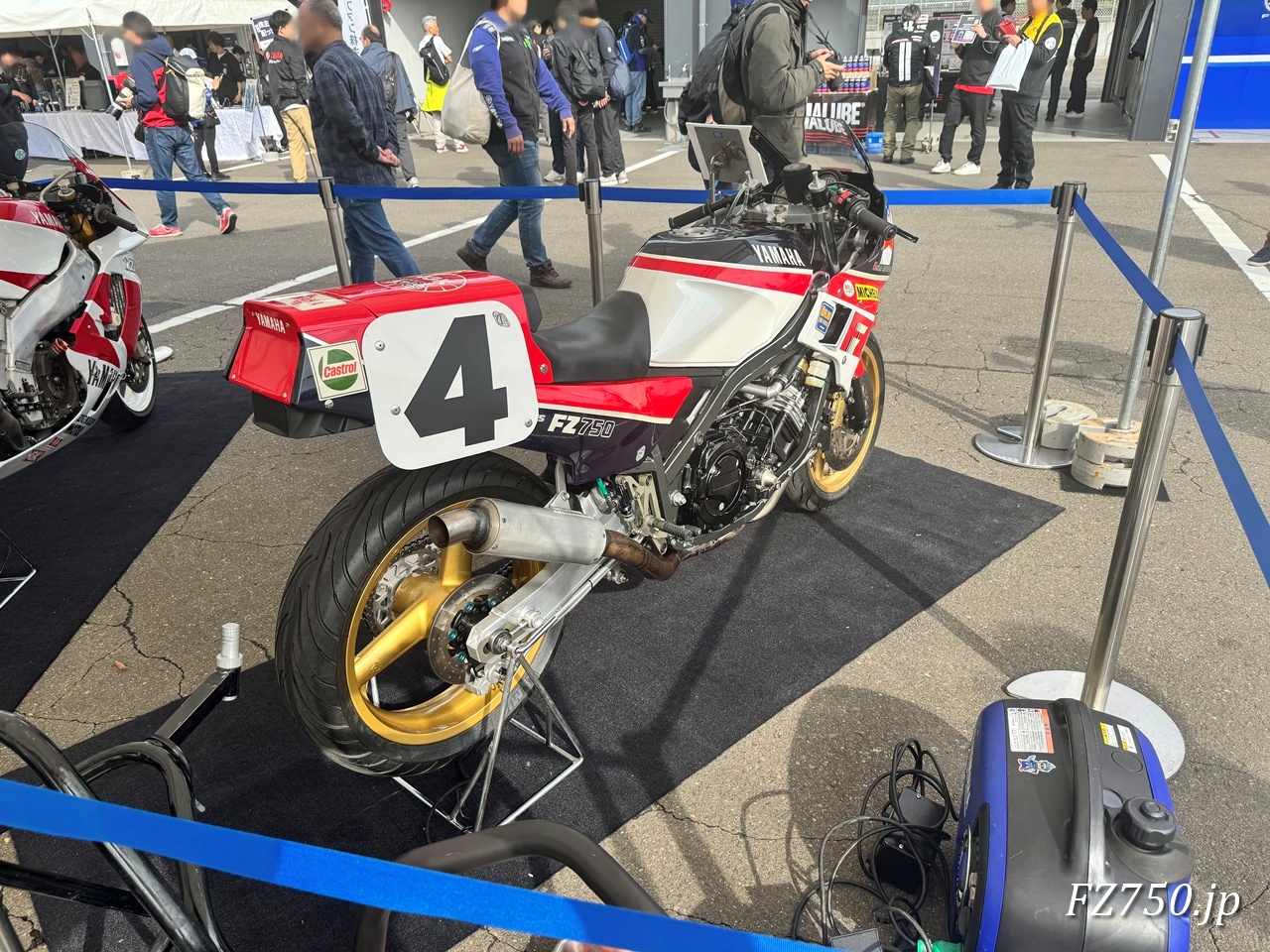 YAMAHA FZ750(0U45)右後