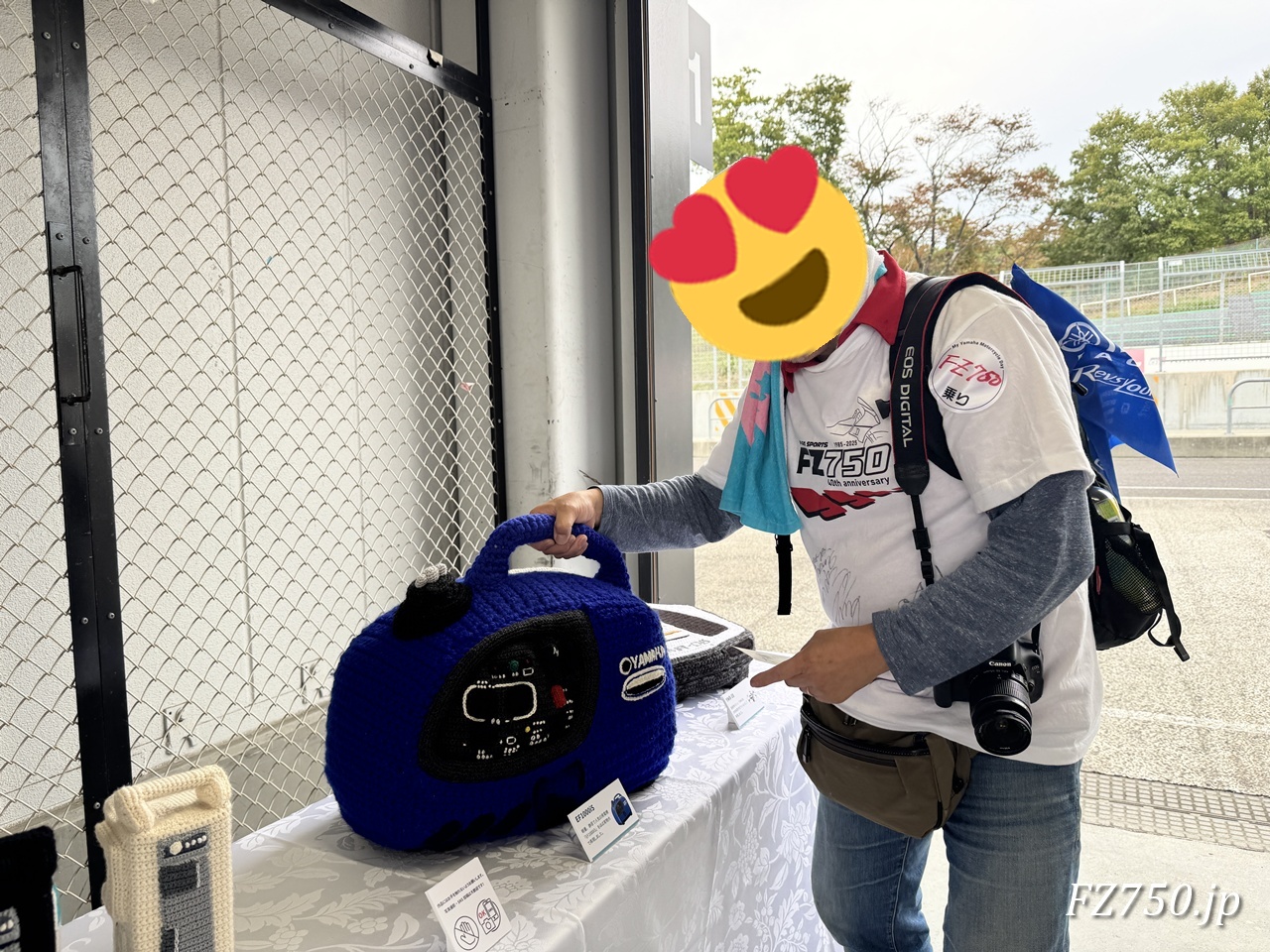 Yさんと発電機「EF1000iS」をモチーフにした「あみぐるみ」