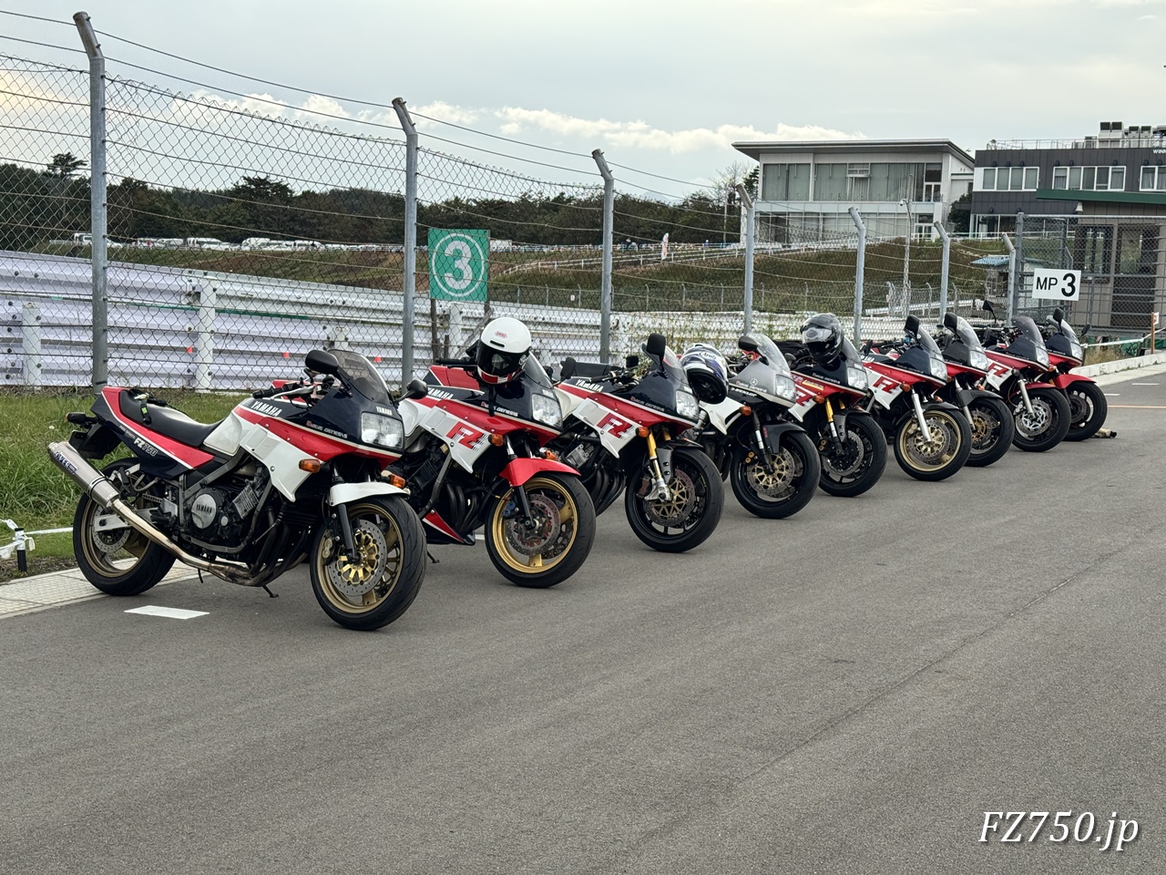 FZ750整列写真@スポーツランドSUGO|My Yamaha Motorcycle Day 2025