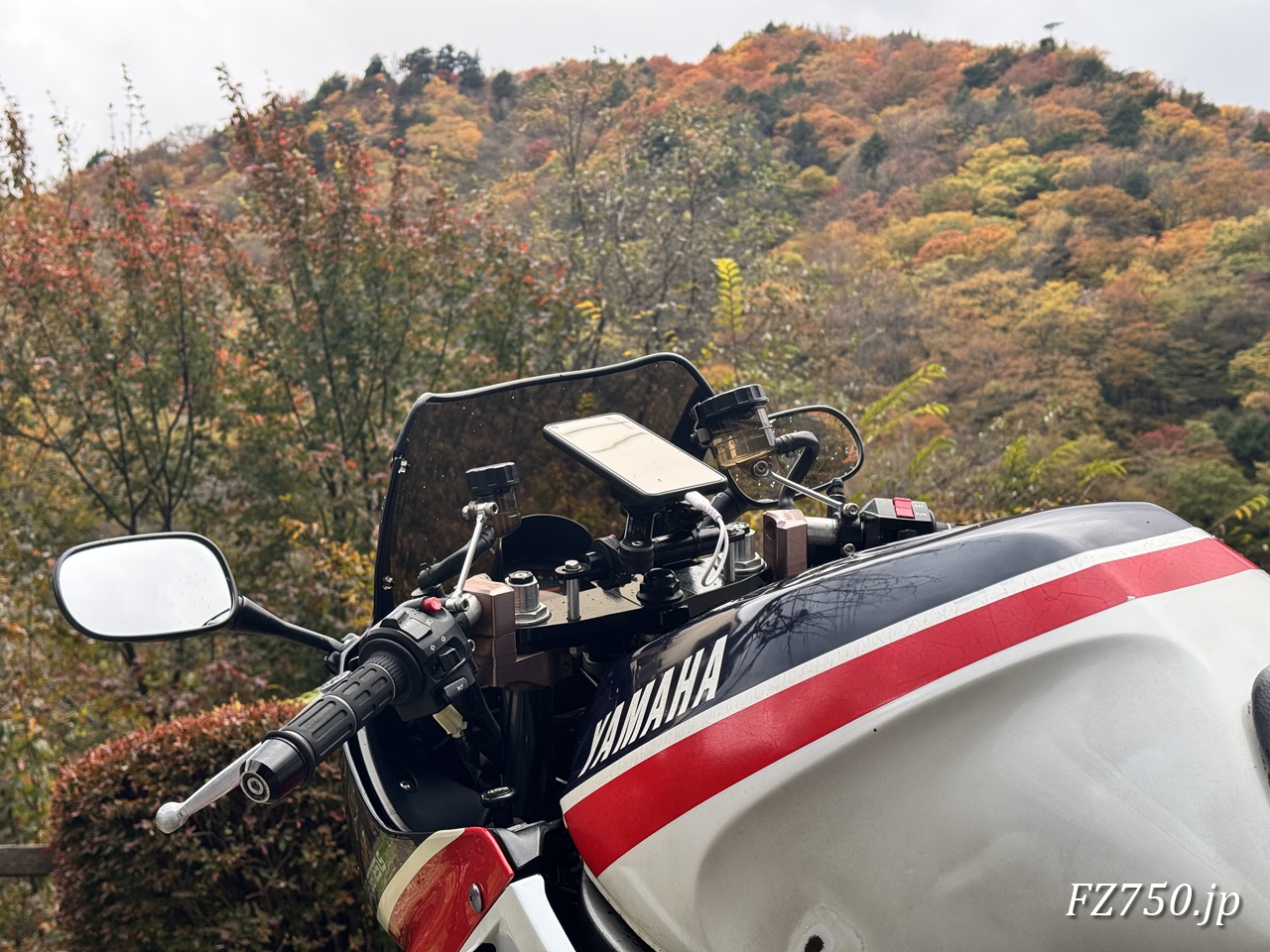 FZ750@日光 馬返し駐車場(紅葉がきれい)