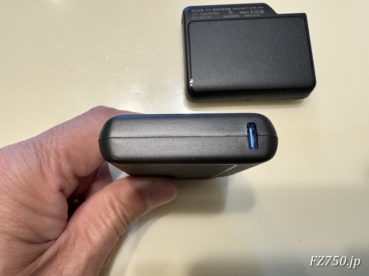 COLXUS 互換バッテリーの充電ポート(USB Type-C)