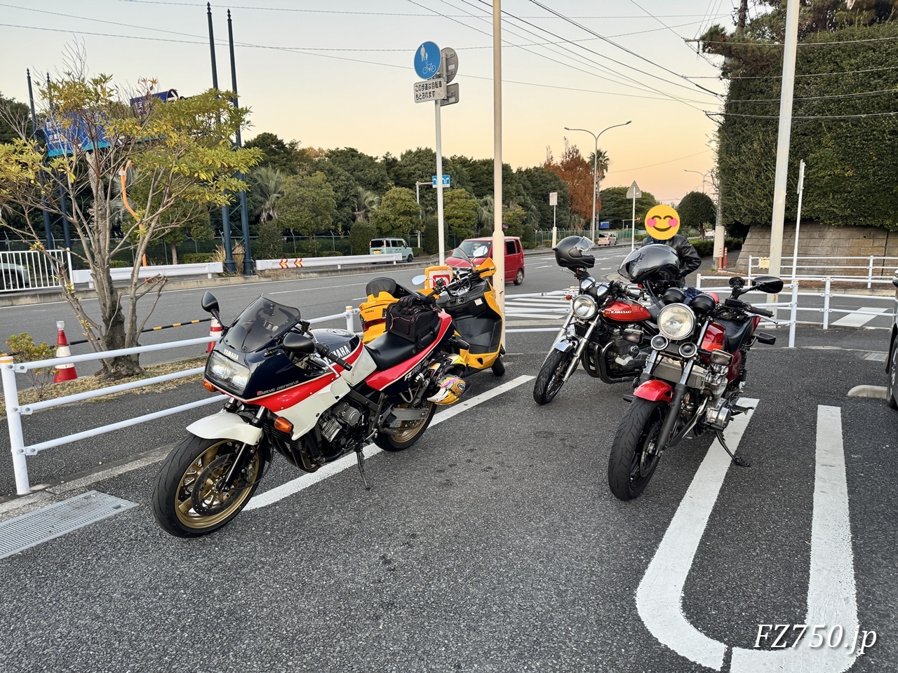 集合場所に集まったCB750F、SKYWAVE 250、ZEPHYR1100RS、FZ750