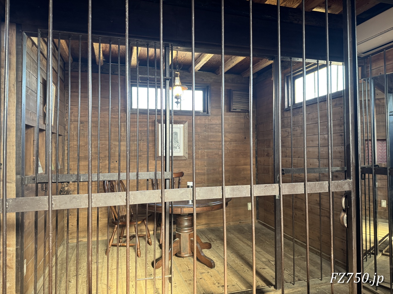 ザ・マベリックの個室はの牢屋スタイル