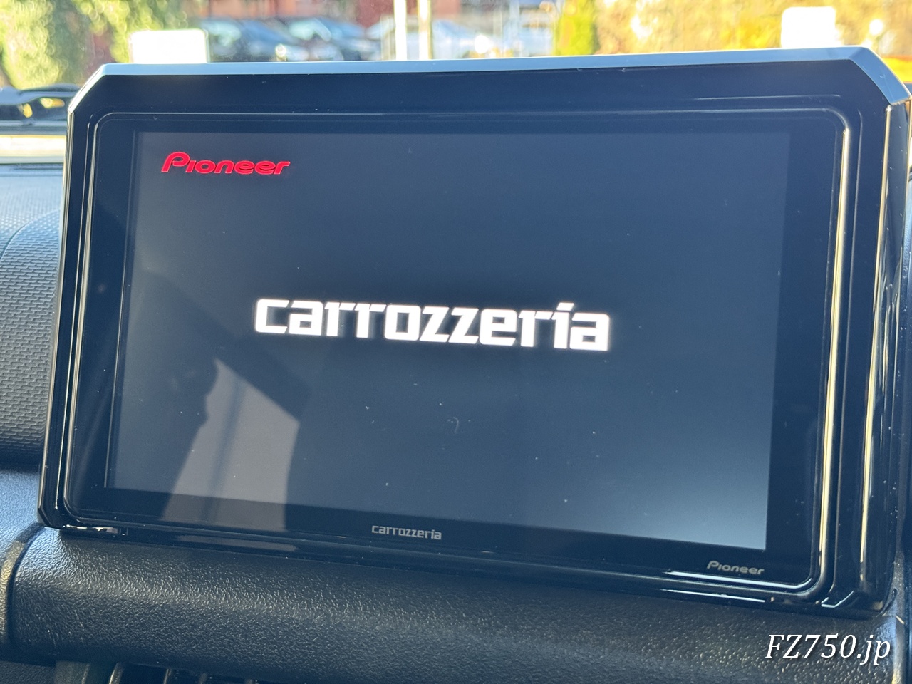 DMH-SF700はファームウェアバージョンアップ後に自動的に再起動する