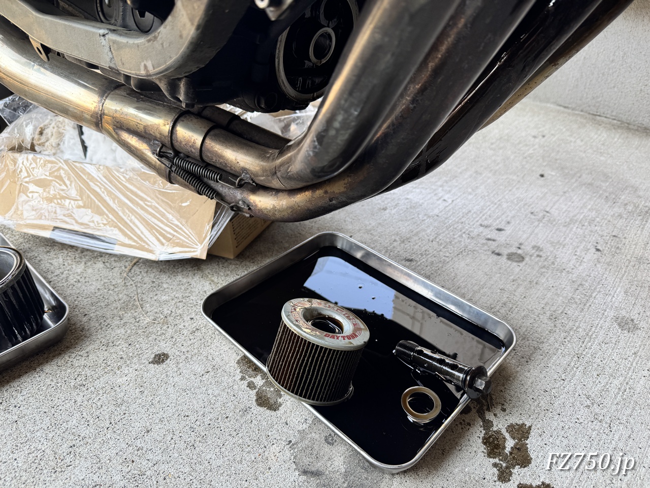 FZ750のオイルフィルターを外した