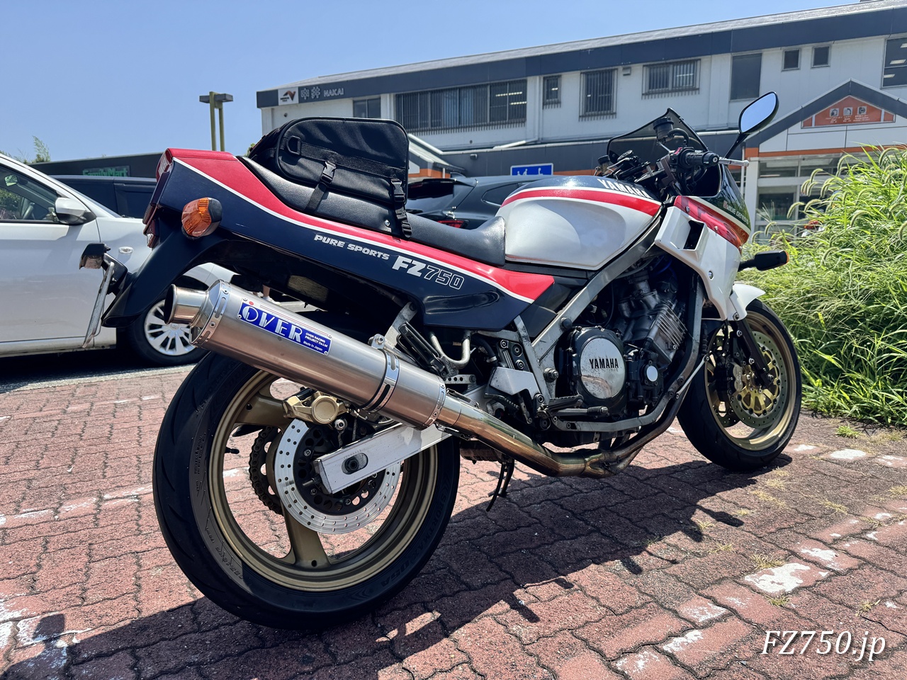 FZ750@東名高速道路 中井PA(下り)