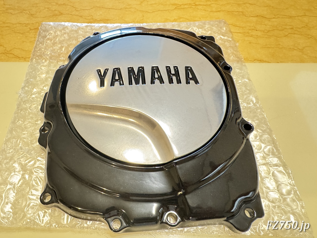 クラッチカバーにカバーキャップを仮置き(全体)