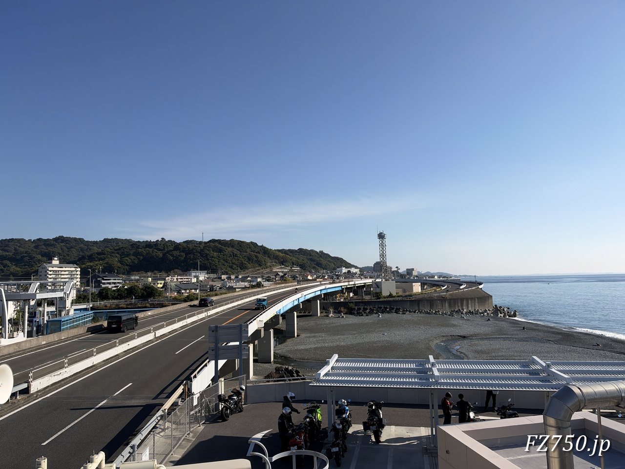 西湘PA(下り)から平塚方向